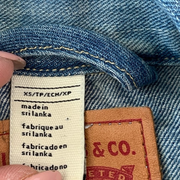 Levi’s Original Trucker Denim Jean Jacket - Picture 6 of 10